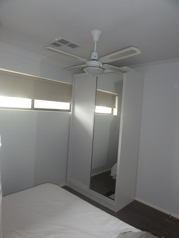 Prime Location & Spacious Аделаїда Екстер'єр фото