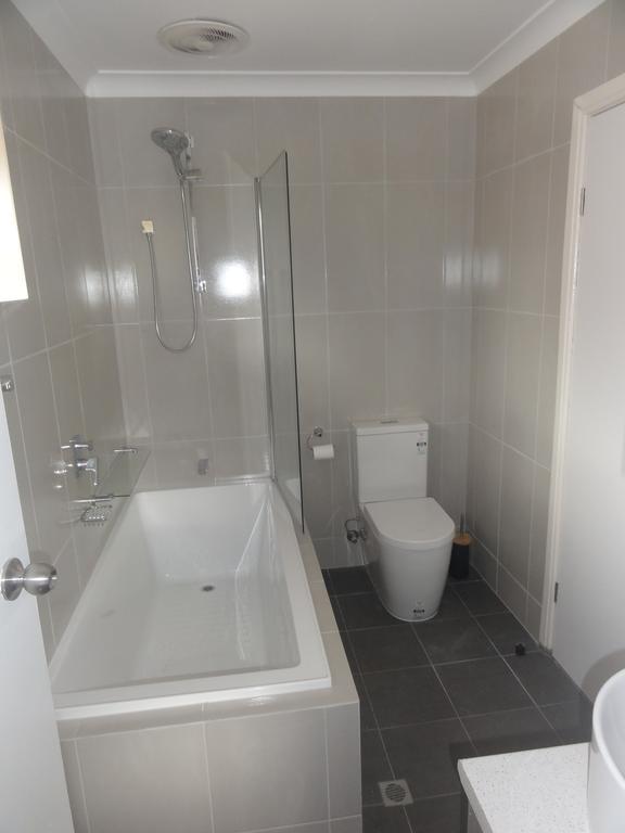 Prime Location & Spacious Аделаїда Екстер'єр фото