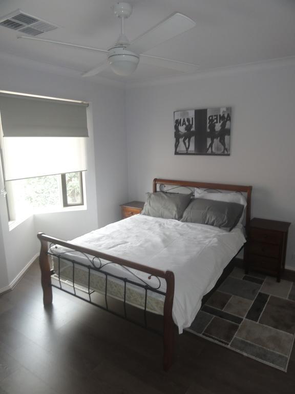 Prime Location & Spacious Аделаїда Екстер'єр фото